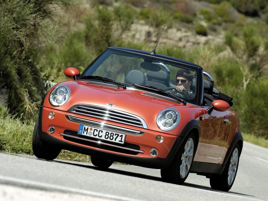  Mini Cooper Cabrio 2004 года  (фото 18 из 30)